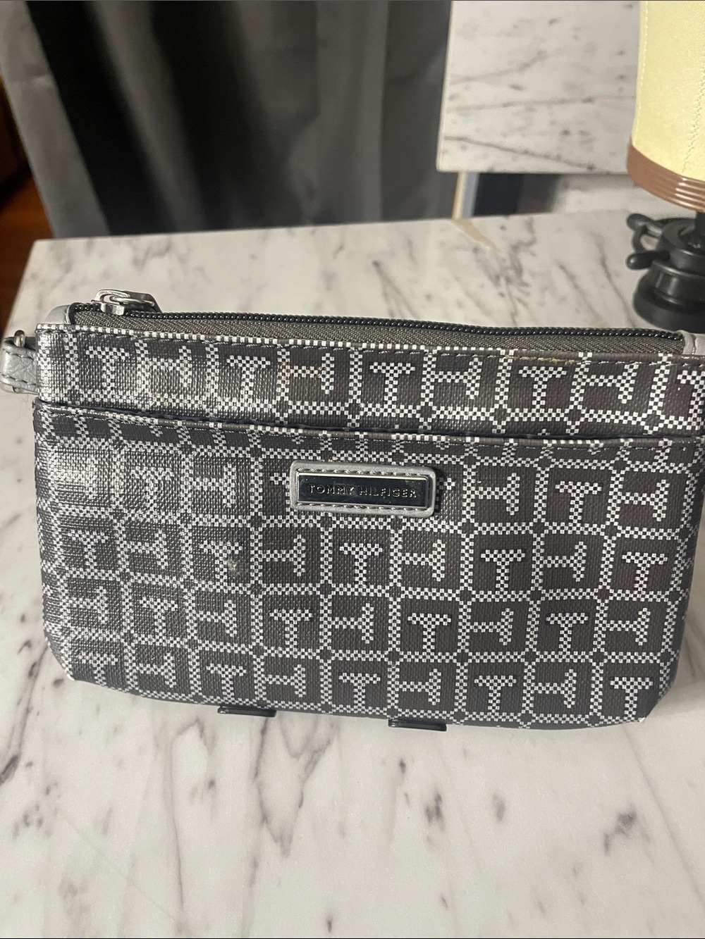 Tommy Hilfiger Black & White Signature Wristlet